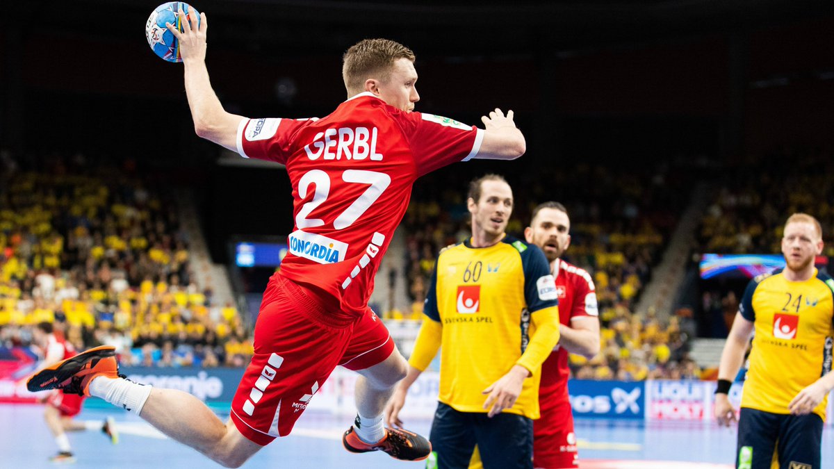 NeuePresseSport's tweet photo. Maximilian #Gerbl kommt aus Schaffhausen, verstärkt die #Recken auf Rechtsaußen. Mit dem sechsten Zugang hat der Bundesligist den größten personellen Umbruch seit vielen Jahren abgeschlossen. Kapitän #Böhm zieht es derweil offenbar in die Schweiz. ➡️ https://t.co/KJowV6ahVq https://t.co/4BrdWK3eIj