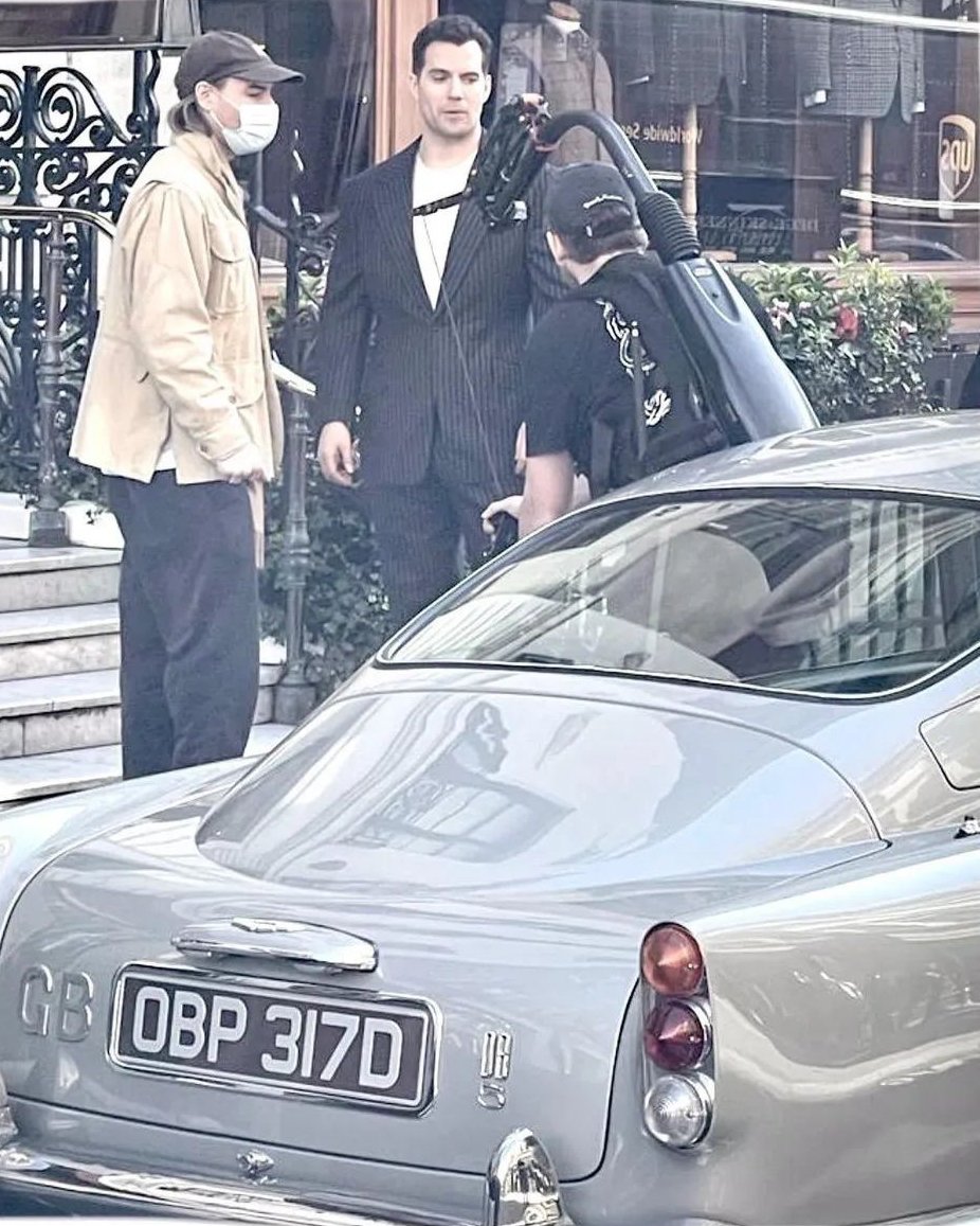 Julian Chan on X: "Just leaving this pic of Henry Cavill standing next to  an Aston Martin DB5 here just for laughs. @Lowy007 https://t.co/ePd82u3FqG"  / X