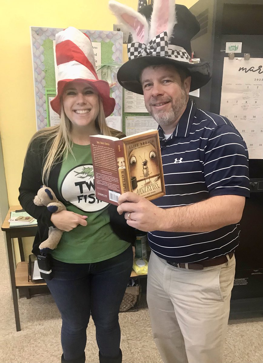 FDESbcps's tweet photo. Fun morning at Fifth celebrating Read Across America 📚🐉#dropeverythingandread @BCPS_ELA https://t.co/XfIWQJ0NZb