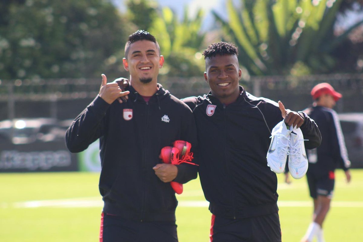 SantaFe's tweet photo. 😁🦁

Nos vemos el domingo en el clásico capitalino 305 🇲🇨

Boletería 🎟 https://t.co/yfat6mqZuE y en @CasaCardenal en horario de 9 am a 5 pm. https://t.co/BMVxsfTwBl