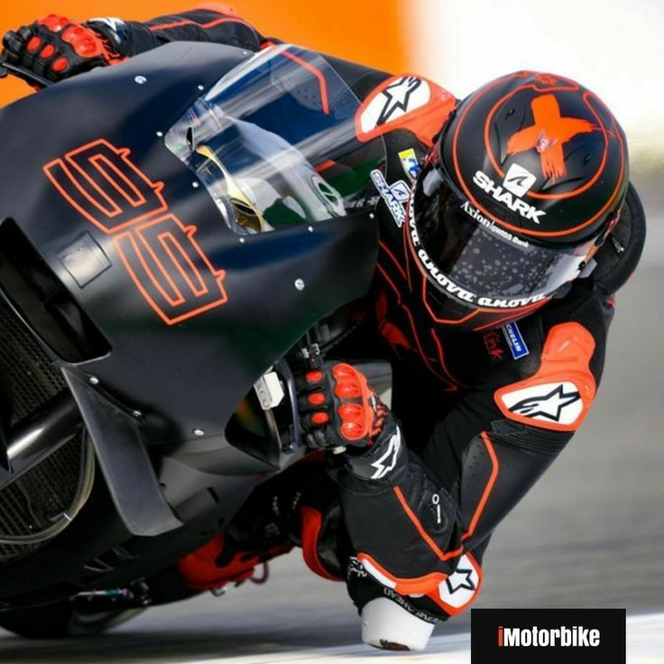 ThrottleGame's tweet photo. #MotoGP #motorsports  #MotoGPUnlimited #motorcycle #Moto2 #speed #ThrillDriver #Rider #bike #biking #Fast #Ducati #Yamaha #honda #BMW #superbikes
#machine #motorcycles https://t.co/fmc187K6fY