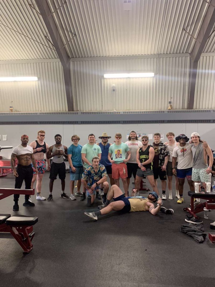 Who knew they moved muscle beach to Eureka, Illinois <a href="/ECRDFootball/">Eureka College Football</a> #springbreak