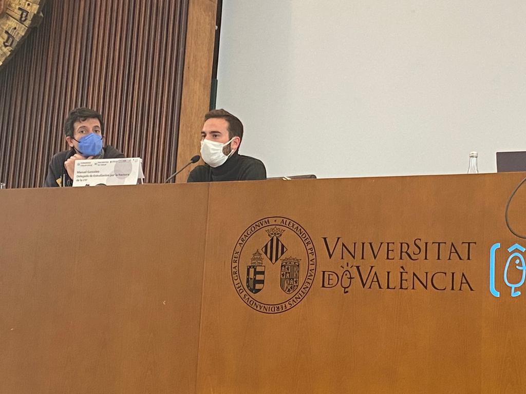 Manu_1498's tweet photo. Qué orgullo y qué experiencia nos llevamos de este encuentro!! 

@CrueUniversidad y @CREUPCREUP tenemos un objetivo común: mejorar cada día nuestras universidades.

Vamos a por ello! https://t.co/P35J8N1w3U