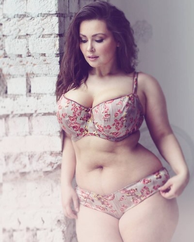 Roro plus size. Плюс сайз тесс холидей sexy. Карла виейра модель плюс сайз. Модель плюс сайз king steph. Roro plus size.