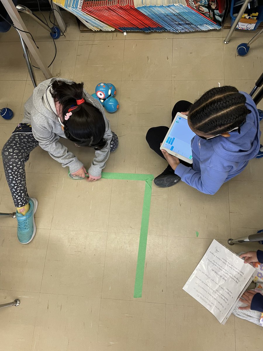 GracedalePS's tweet photo. Your wish is my command! Coding our Dash Robots! Math, coding,problem solving and lots of fun! @NandyPalmer @MiniRai17 @LC2_TDSB https://t.co/a5zyTonzSa