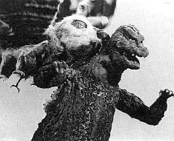 Danzilla93_GNP's tweet photo. #Godzilla hand puppet appreciation post. https://t.co/xVDEPAt8M6