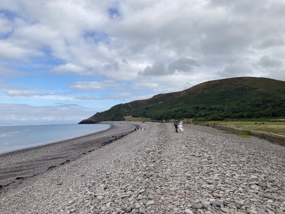 If you’re out and about enjoying the Somerset coast this weekend, remember to #KeepItClean and take all of your rubbish home with you!🚮🌊

#LitterFree #Somerset