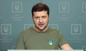 TgLa7's tweet image. 🔴#RussianUkrainianWar Da #Kiev arriva la smentita: #Zelensky è qui, #fakenews dalla #Russia sul suo esilio in #Polonia. Lo riferisce il canale tv del Parlamento ucraino