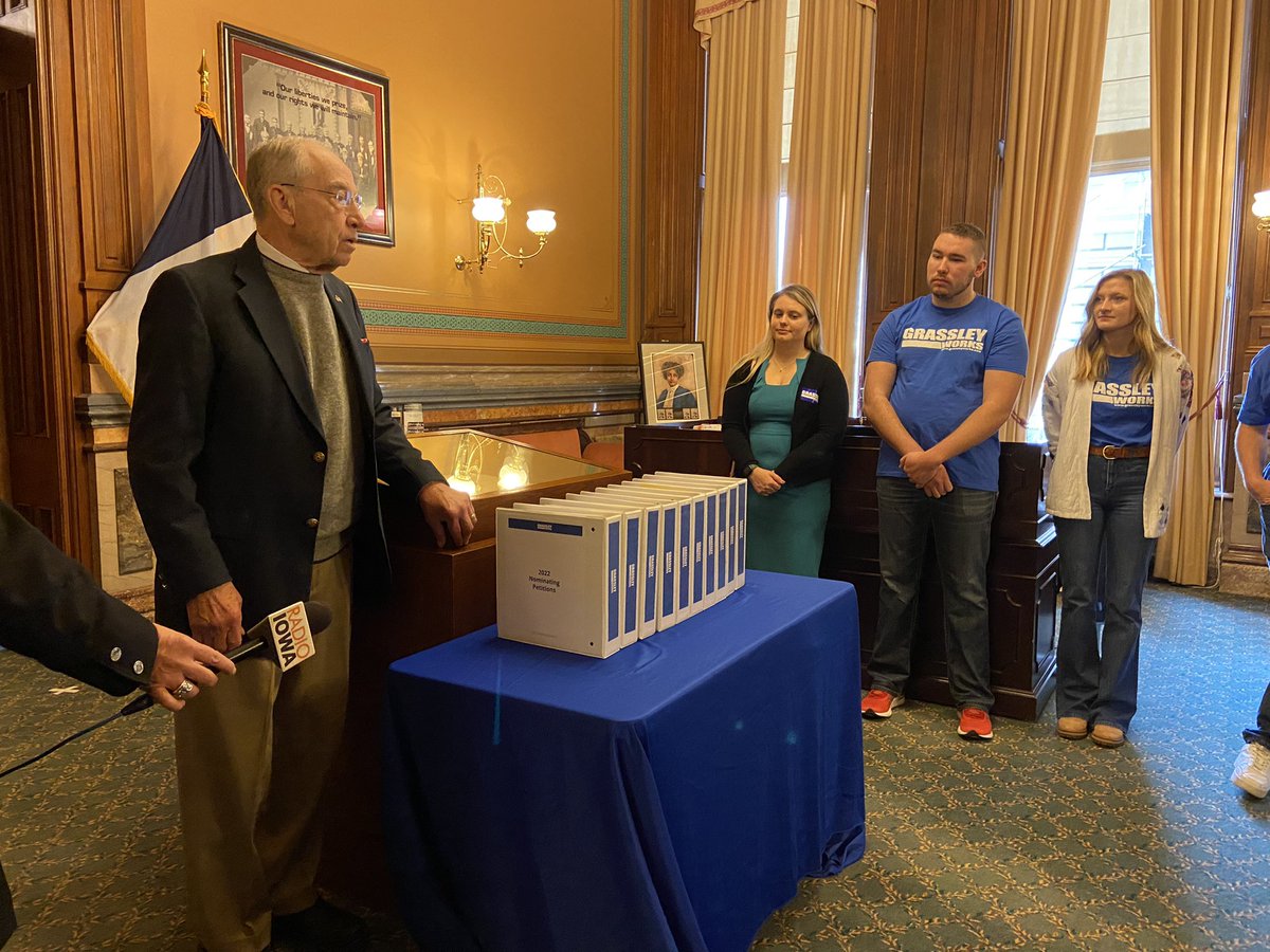 brianneDMR's tweet photo. U.S. Sen. Chuck Grassley filed his petitions this morning to appear on the ballot as a candidate for re-election in November https://t.co/ksBZUEOgOP
