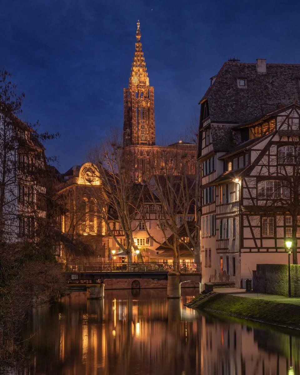 Stras_Tourisme's tweet image. Aussi beau qu'un tableau 🖼️
#cathedrale #notredamedestrasbourg #Strasbourg #visitStrasbourg #unesco 

📸 @lagockichris