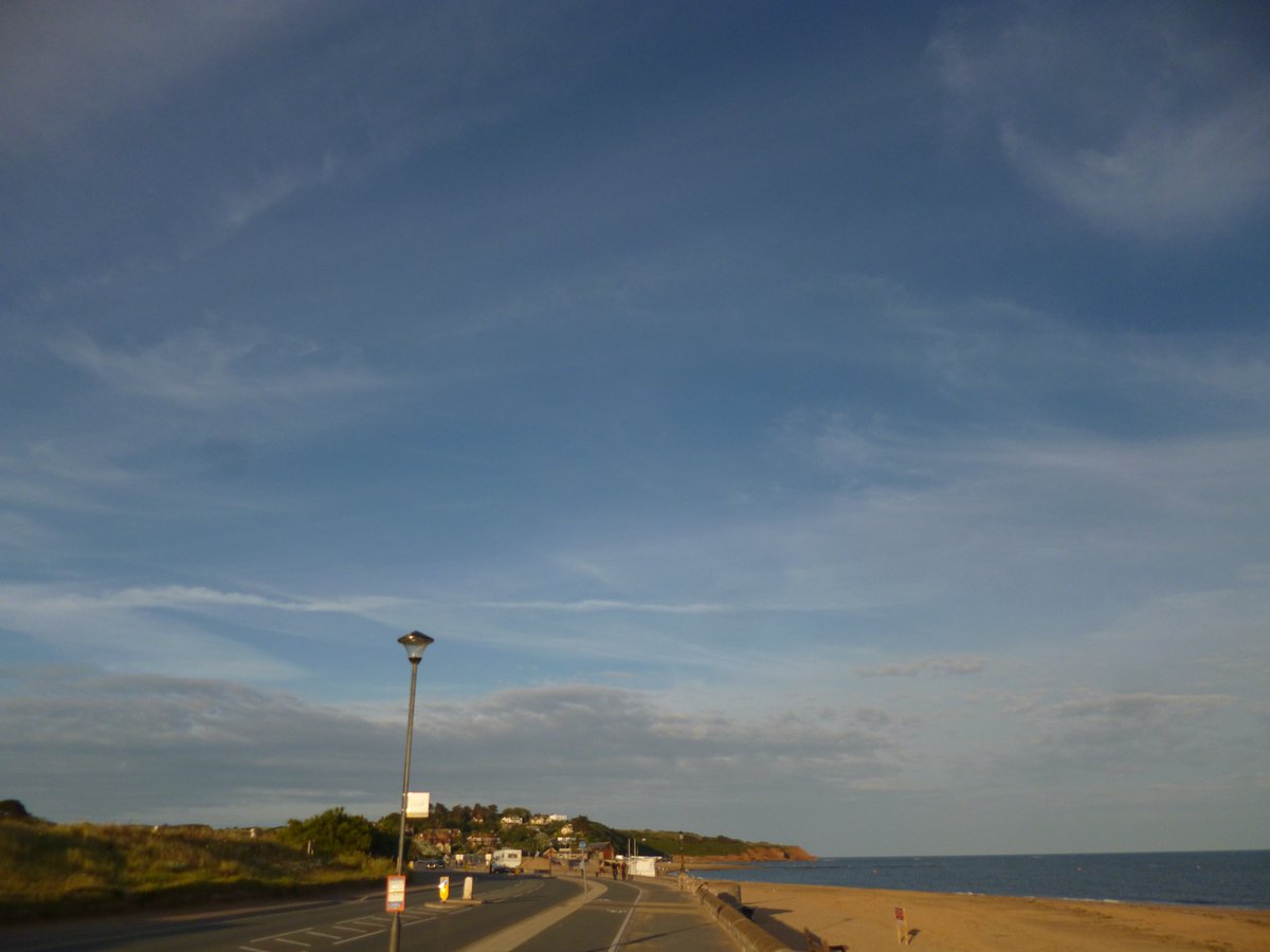 LEveleigh's tweet photo. @ExmouthNubNews It was my first time I walked down to Orcombe Point, back on Saturday 5th July 2014, not long after I moved to Exmouth. #Exmouth #Summer2014 #OrcombePoint #Devon https://t.co/q8mHYpkqQo