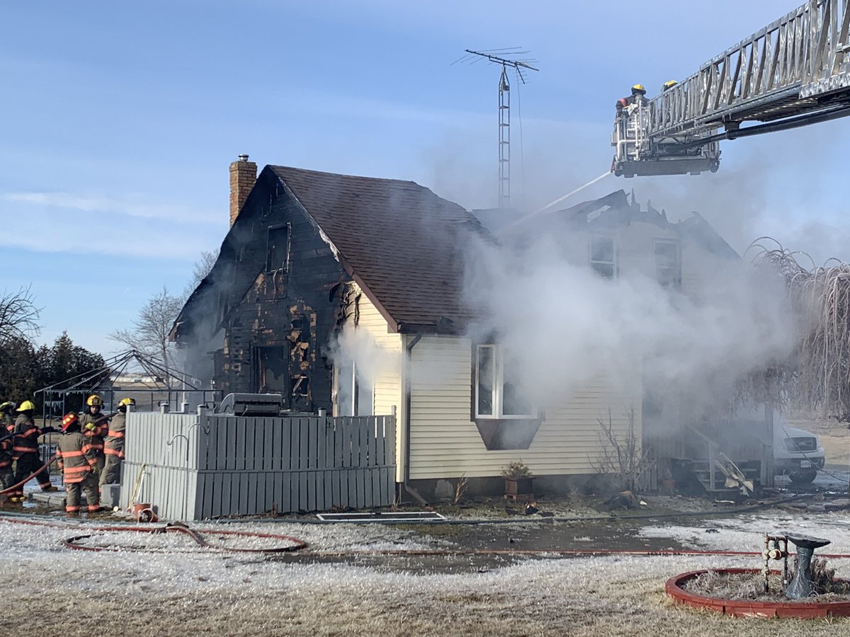 Fire just outside of Essex. Residents on vacation. <a href="/KingsvilleFD/">Kingsville Fire 🍁</a>