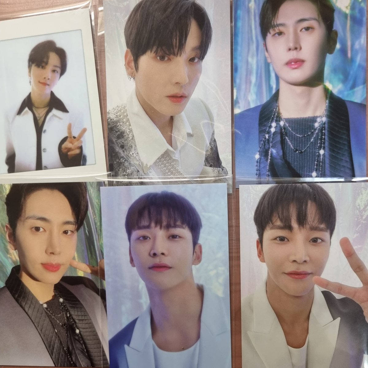 ekdnjs_0724's tweet photo. 중복은 없어서 너무 좋은데 상혁이가 안 나왔어....😢😢 상혁이랑 교환하실분 구해요ㅠㅠ!!!!!! https://t.co/kNmNHTwhxF