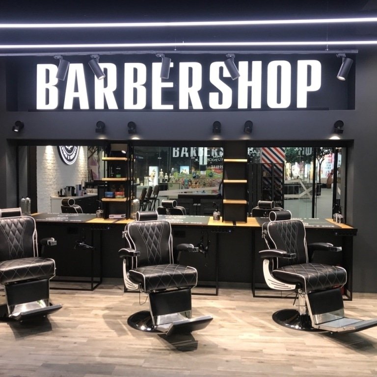 Men's Grooming - Barber Style

Like &amp; Share: facebook.com/lesnouvellesSA/

Trends come and go, but great design is forever. The classic Barber Shop with jazz music, cigars and cognac merges a traditional barbershop with the comforts of modern technology.