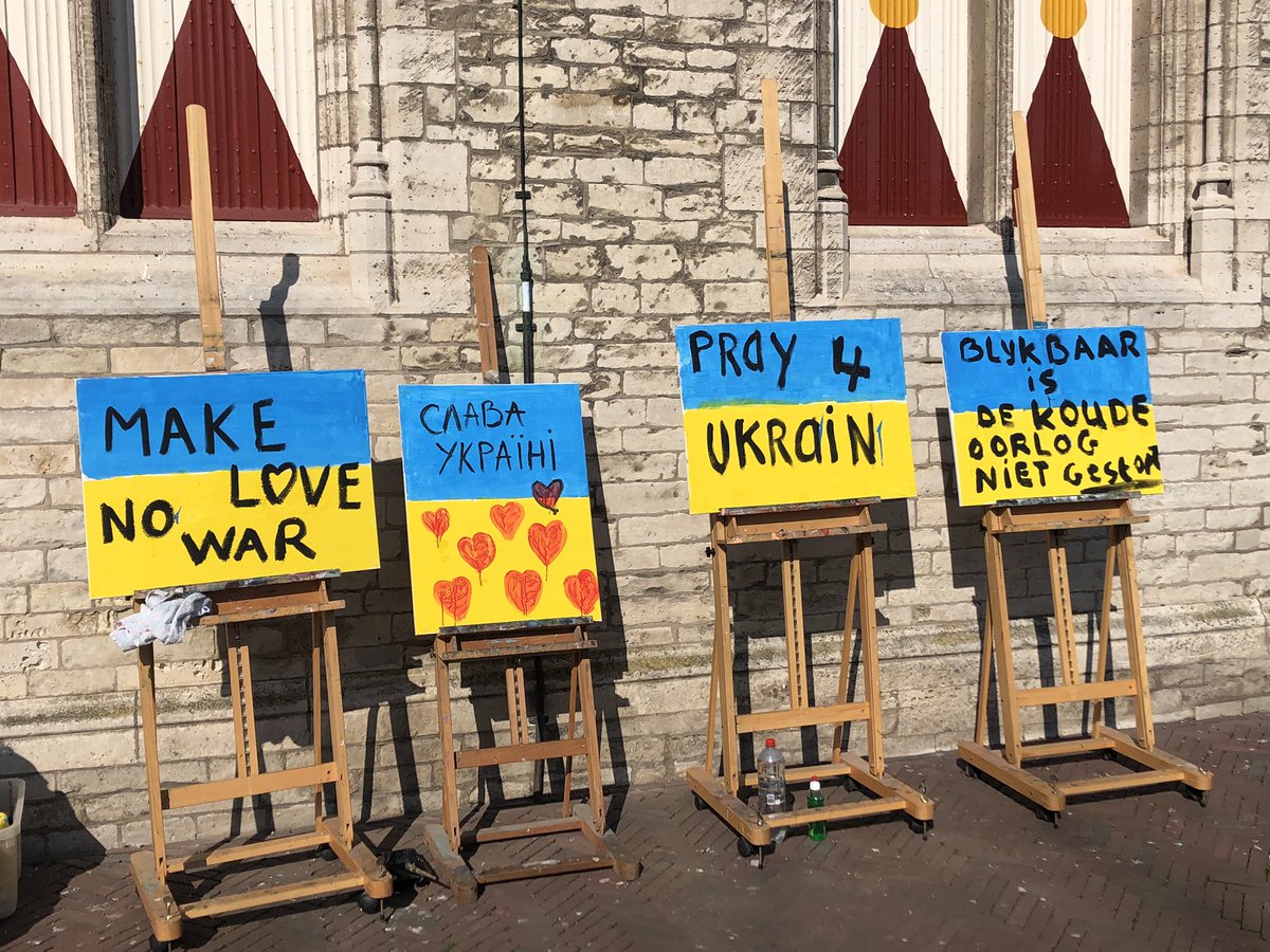 Make love, no war… Ook in Middelburg als politiek even stil gestaan bij situatie Oekraïne. Eens duidelijk hoe belangrijk democratie is