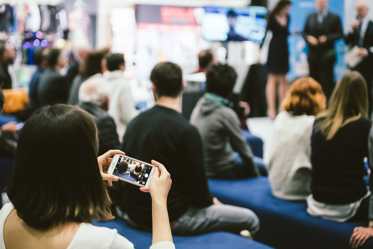 [ #SportAchat ] 📢Conférence à 11h00 « L’importance de la formation dans la vente en magasin »
Avec Benjamin Thaller (<a href="/Outdoor_Valley/">OutdoorSportsValley</a>) de Joris Perrot (<a href="/Sidas_Sport/">Sidas</a>), de Florent Verne et François Boiron (<a href="/cnpcsport/">CNPC SPORT</a>) 
👉Voir tout le programme bit.ly/3txBYjC