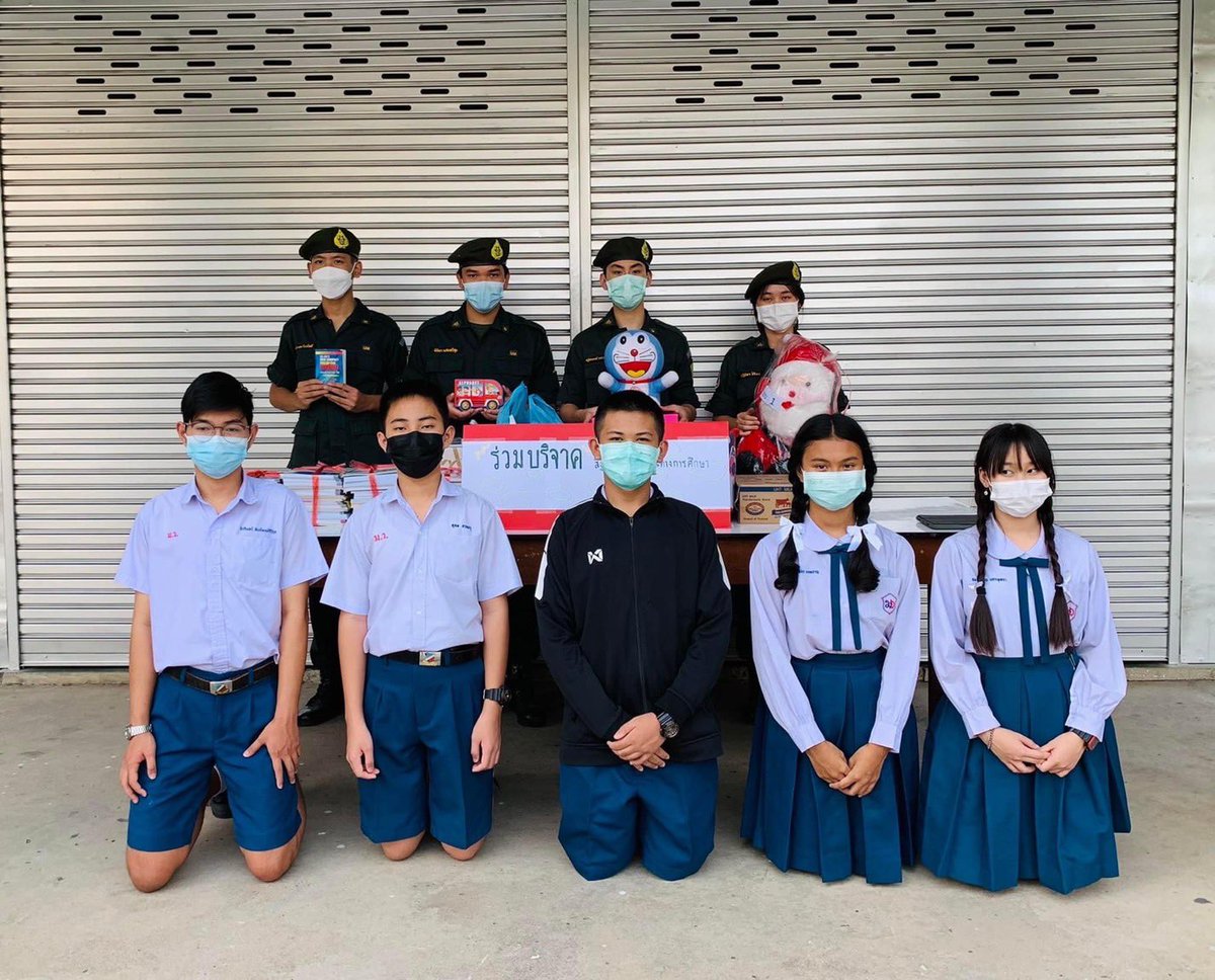 rrtc21's tweet photo. เมื่อวันที่ 4 มี.ค.65 รร.มารีย์วิทยาได้ร่วมรับบริจาคอุปกรณ์ทางการ��ึกษาที่ไม่ได้ใช้แล้ว สภาพดีเพื่อนำไปจัดทำถุงยังชีพเพื่อการศึกษา มอบให้แก่น้องๆเยาวชนที่ขาดแคลน ซึ่งเป็นโครงการดีๆ จาก ทภ.2 โดยได้มอบสิ่งที่รับบริจาคให้กับ ศฝ.นศท.มทบ.21 https://t.co/dtOkgO9kMu