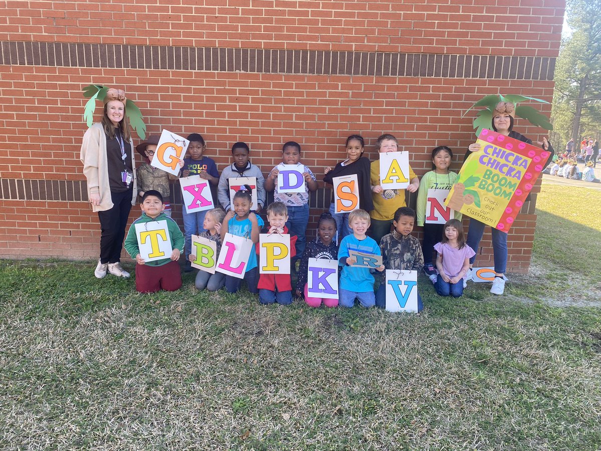 Our character parade was a huge success! Thank you to <a href="/MidlandValleyHS/">Midland Valley High School</a> for sending students to participate and read with our students! <a href="/ClearwaterCubs/">ClearwaterElementary</a> <a href="/AikenPublicSch/">AikenCoPublicSchools</a>  #wearePAWsome