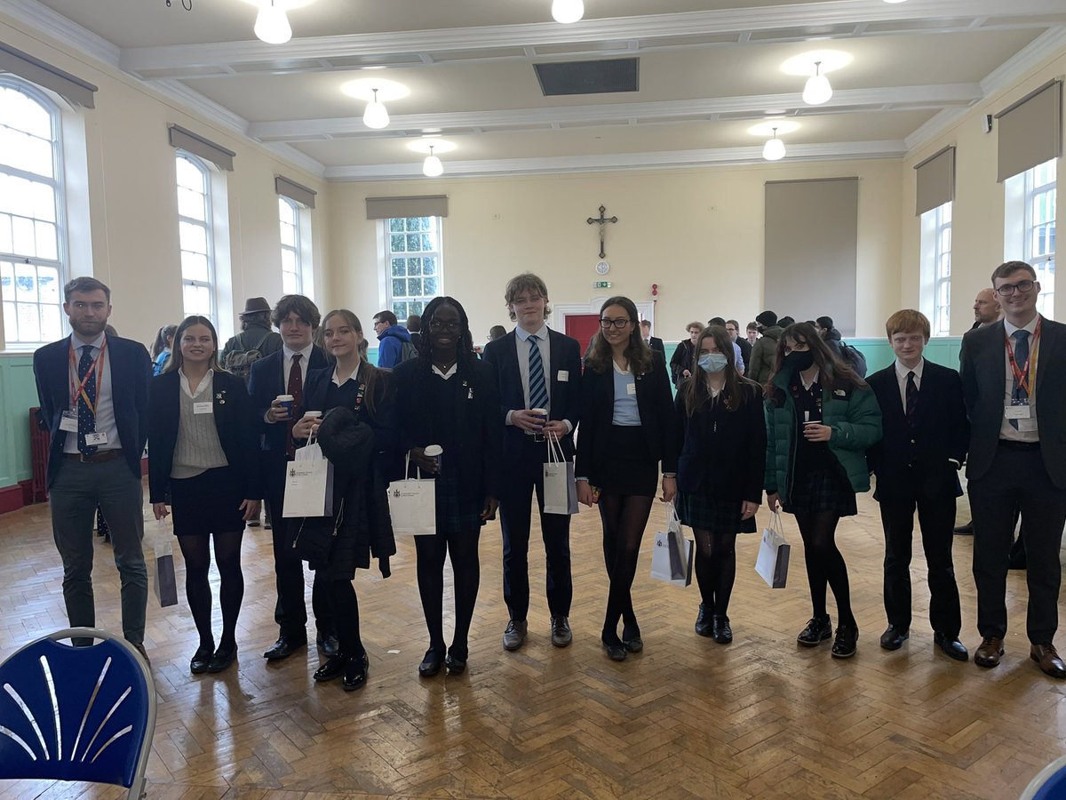 Very impressed with these Felstedians for their exemplary effort and attitude in working with fellow students to discuss and solve philosophical problems, from teleportation to Existentialism. A triumph for constructive dialogue and reason! <a href="/StEdmundsWare/">St Edmund's College</a> <a href="/AC_Learning_/">Academy Learning</a>
