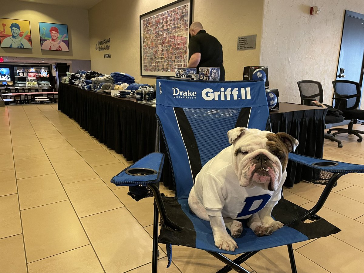 DrakeUGriff's tweet photo. STL PEOPLE: Come get your Drake merch and #GriffGear at the team hotel, @HiltonBallpark ! @BulldogShop81 @DrakeBulldogsMB @DrakeUniversity https://t.co/vR1WbSTabf
