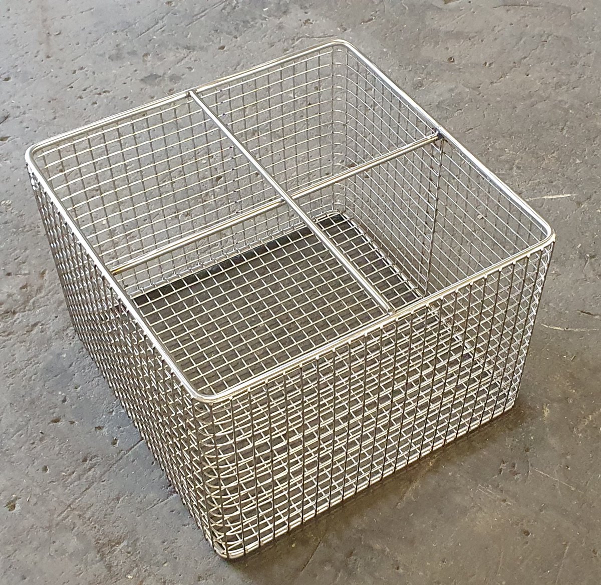wmfabrications's tweet photo. 🚨⏰ Urgent Order ⏰🚨

We have just completed an urgent job for a regular customer.

We produced two custom baskets in 48 hours so they could keep to their deadline.

#wiremesh #wiremeshbaskets #deadlines #urgent #urgentjob #urgentproject https://t.co/Bq5ty8EZET