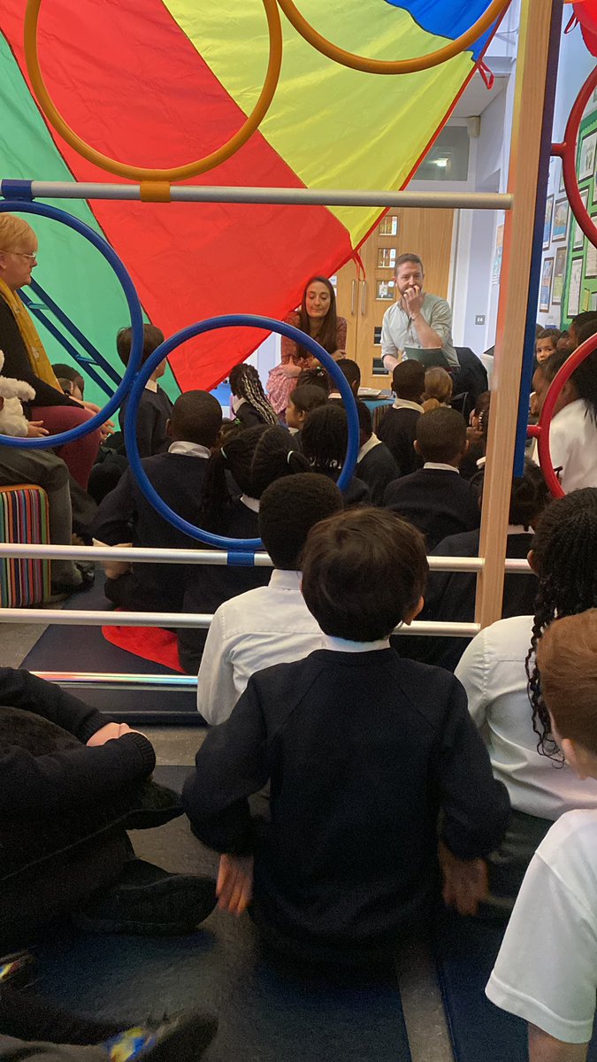 stpetersdag's tweet image. Year 2 are enjoying hearing a story in the #ReadingCave