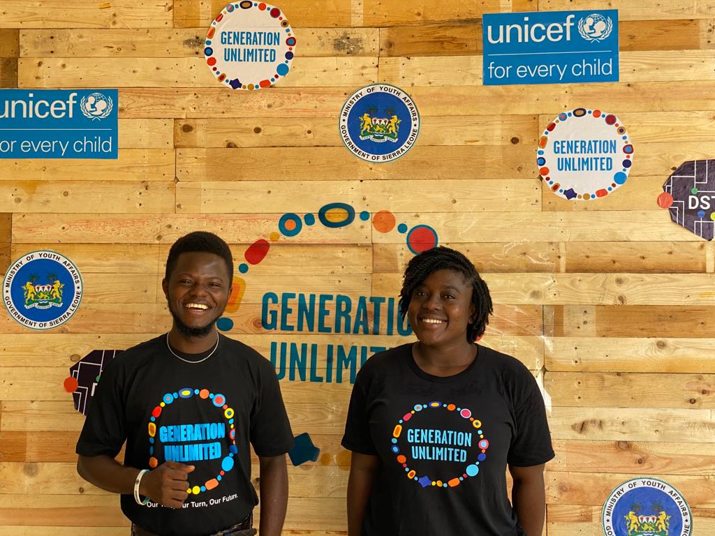 DSTISierraLeone's tweet photo. We Are Outside &amp; It's going down‼️  

Be part of the 1st Virtual #GenerationUnlimitedYouth Exhibition in 🇸🇱.

@UNICEFSL
@_GenUnlimited

🔗: https://t.co/bPVijSEBd4

#RadicalInclusion
#GenU
#MoYA 
#GenUSL
#SierraLeoneTwitter https://t.co/hOuwrq184x