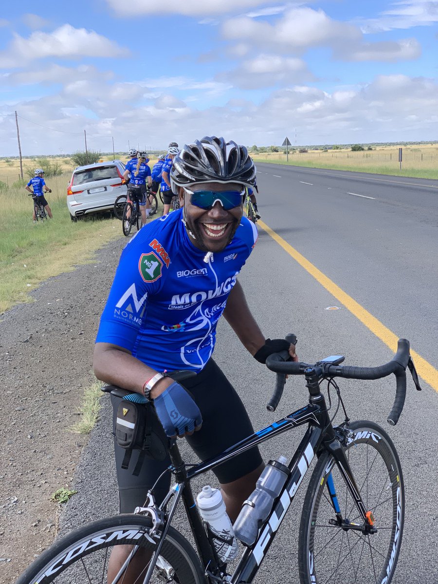 Day 4 of tour to Cape Town 🚴🏿‍♂️🌧🚴🏿‍♂️☕️🌻🚴🏿‍♂️🌧🚴🏿‍♂️🌧   #ride #cycling #ridemybike #ichoose2beactive #teamvitality #thestreetarecalling