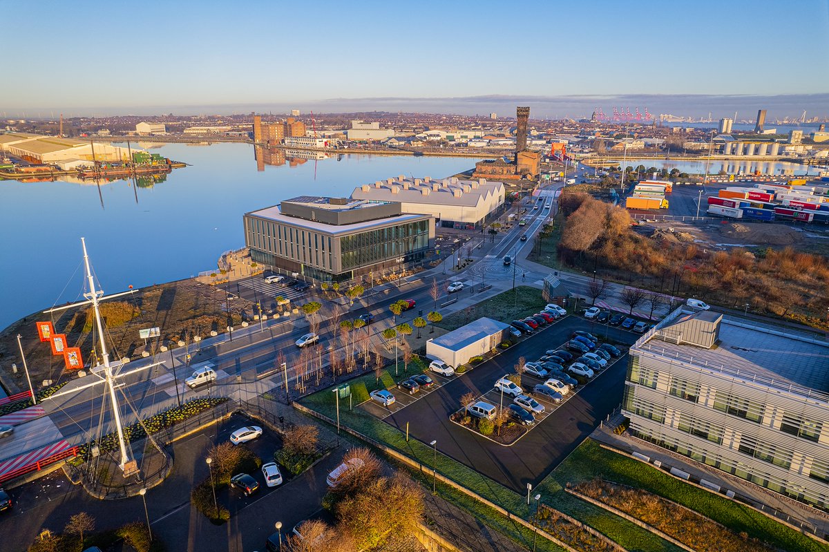 WirralWaters's tweet photo. #FourBridges is a mixed use neighbourhood comprising of educational, retail, leisure and commercial office developments.
Currently onsite is:
👉 Hythe
👉 Tower Road Streetscape Project
👉 @WirralMet
👉 Kingsgate
Find out more: https://t.co/AeDP4dhEf7 https://t.co/Ps0EQeNIQF