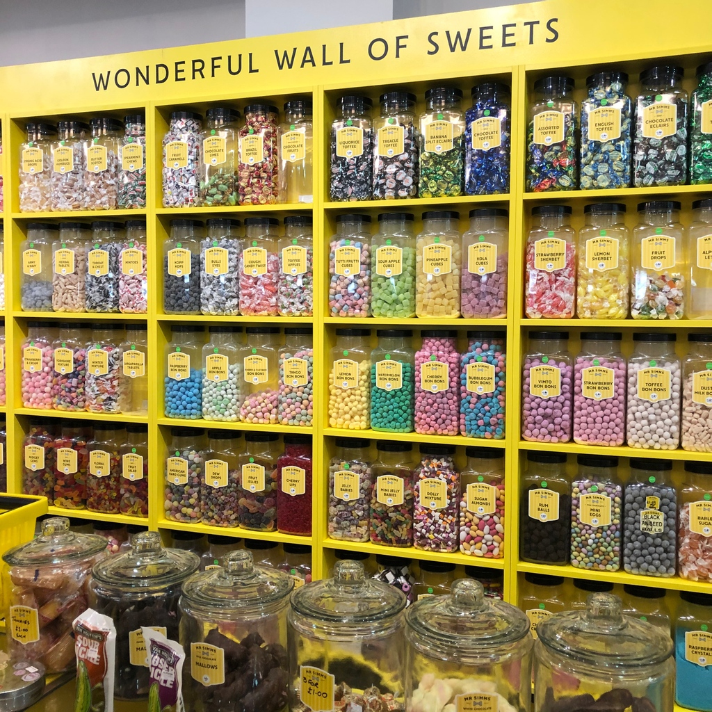 County_Mall's tweet photo. Check out the Wonderful Wall of Sweets at Mr Simms 🍬
Which classic sweet is your go-to?
Let us know in the comments below 👇
@mrsimmscrawley #CandyShop #SweetTooth #ClassicSweets #BonBons #SugarFreeSweets #WonderfulWallOfSweets #PickYourTreatForTheWeek https://t.co/GozkZzlkiE