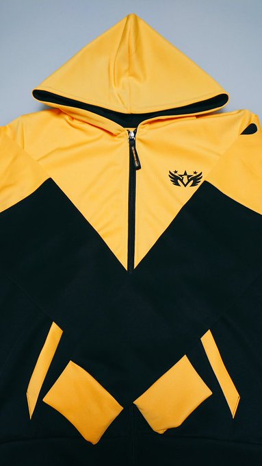 なんかパソコンで見たらオレンジっぽくなっちゃってた💦こんな感じの黄色ですね 