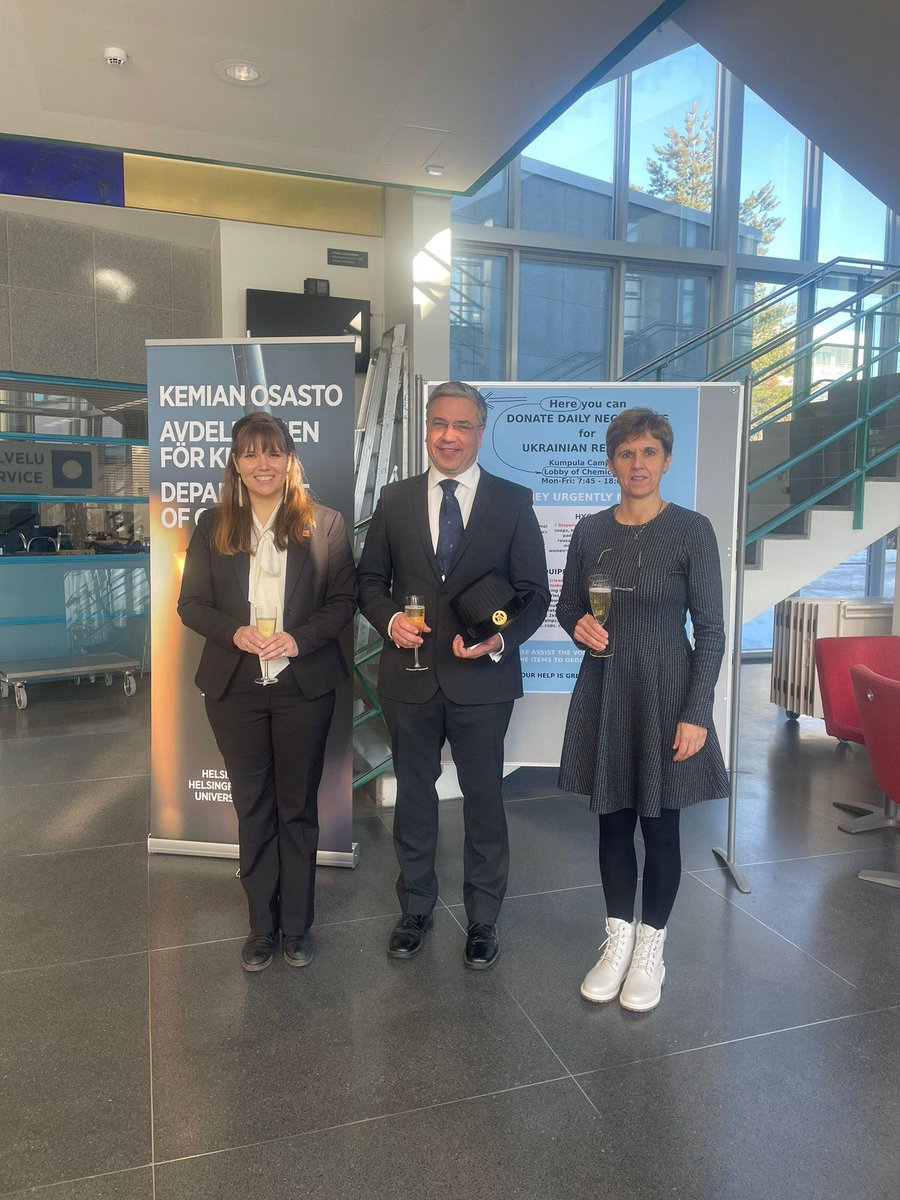 HelsinkiCatLab's tweet photo. Congratulation to Emi Lagerspets on her new title. She defended her doctoral dissertation "Copper(I) Catalysts for the Activation of Small Molecules in the Oxidation of Alcohols" yesterday.
Thank you @LMDRSMartins for spending a few days with us in Helsinki.
#HelsinkiChemistry https://t.co/uQk0WDWyfv