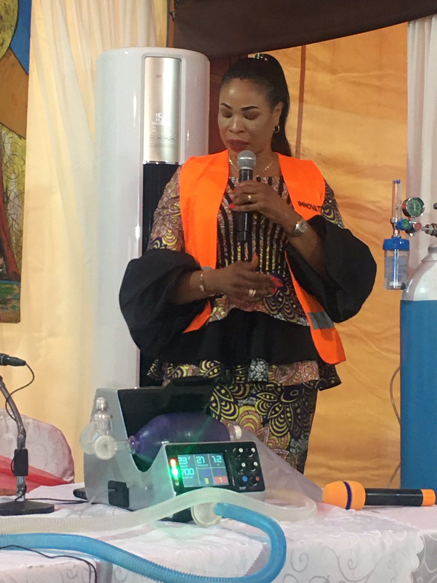 DMukokoSamba's tweet photo. Présentation du respirateur made in #RDC. Fruit de la collaboration entre #WoTech, #InvestingInPeople et le Laboratoire Mecanotrics de #ISTA. Bravo à #ThereseKirongozi, #RaissaMalu @ferawimabla2 https://t.co/di4cEWBVZk