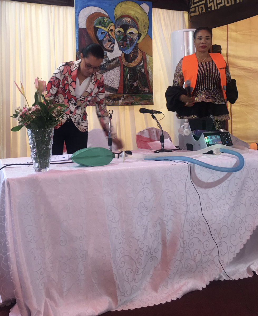 DMukokoSamba's tweet photo. Présentation du respirateur made in #RDC. Fruit de la collaboration entre #WoTech, #InvestingInPeople et le Laboratoire Mecanotrics de #ISTA. Bravo à #ThereseKirongozi, #RaissaMalu @ferawimabla2 https://t.co/di4cEWBVZk