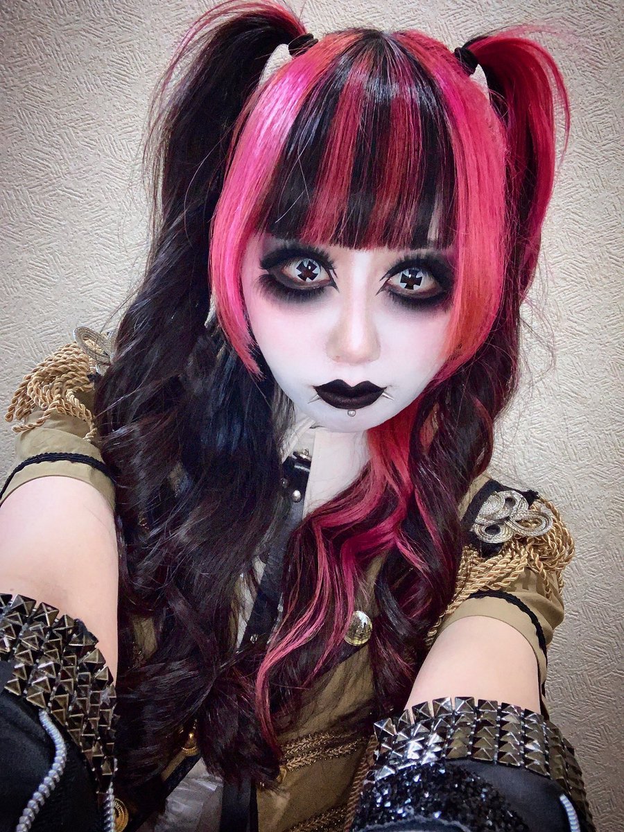 希少価値の高い白塗りアイドル 推してみる？