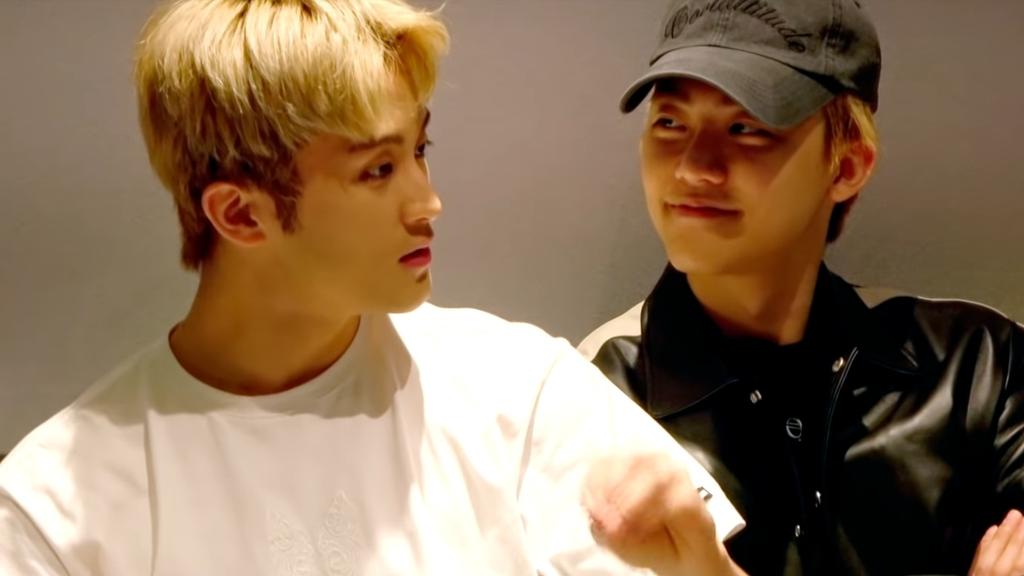 archivesnjm's tweet photo. jaemin's cute smile while mark was explaining... our lovely markmin 🙁🤍 

#JAEMIN #재민 #MARK https://t.co/e5pDmOYyPw