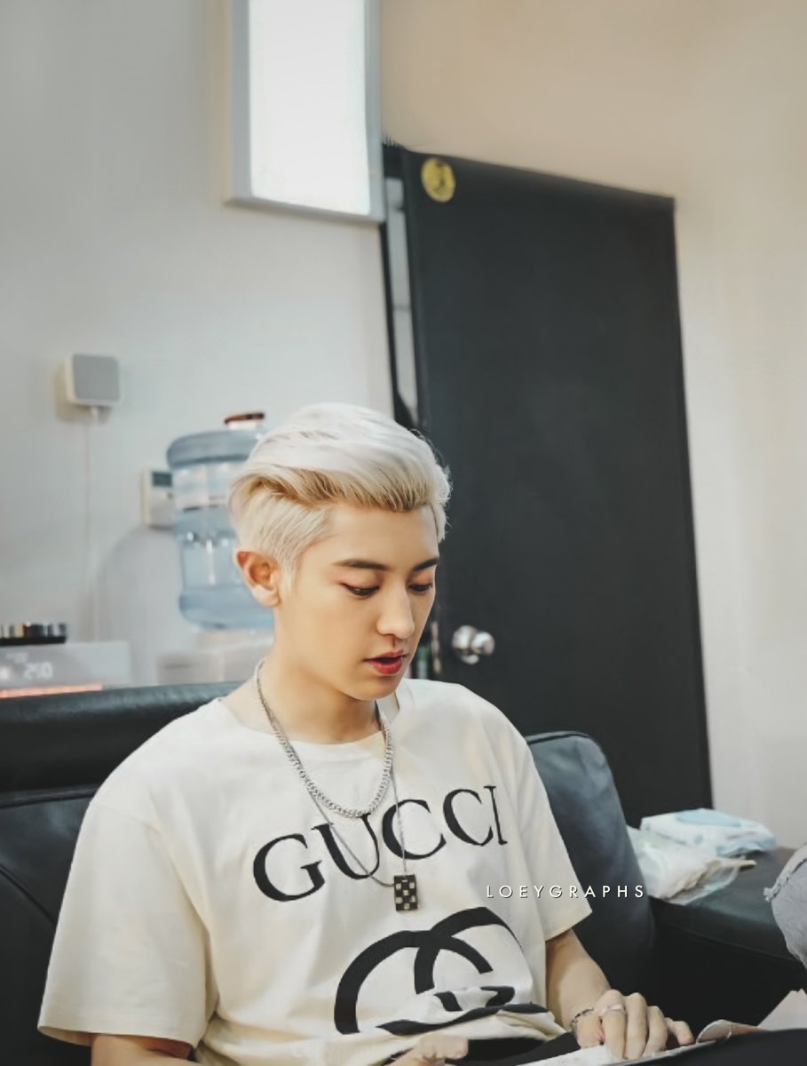 loeygraphs's tweet photo. chanyeol is so handsome 🤴 #CHANYEOL #찬열 #박찬열 #엑소찬열 https://t.co/DWVnlbJQru