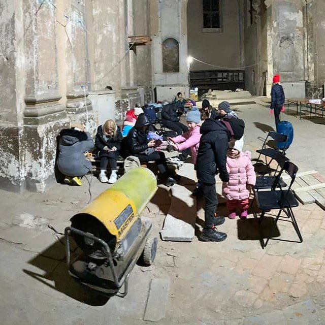 We gratefuly see many examples where EU-funded projects are at the forefront of the crisis by heartedly and warmly providing shelter and first-aid material to refugees fleeing the war. 

#EUSolidarity #Interreg #StandwithUkraine