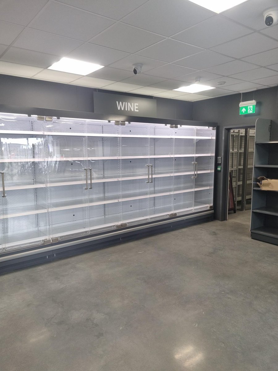 AzuraNetworks's tweet photo. Ongoing work for a brand new Midcounties Co-op Food Store in Matthews Green, Wokingham.
#ledlighting #firealarms #datacabling #electricians #dextralighting #electricalcontractors #midcountiescoop https://t.co/Bo21LSnEES