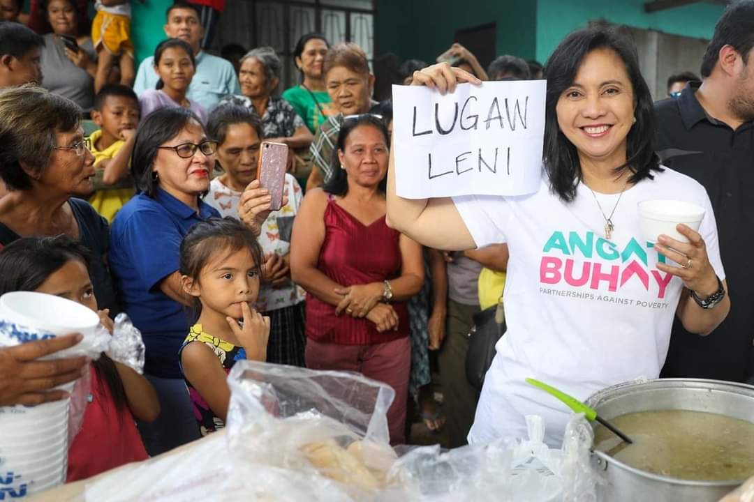 ReverieJane's tweet photo. A really strong woman accepts the war she went through and is ennobled by her scars. 🌸

*photo not mine, CTTO*

#LabanLeni2022 
#IpanaloNa10To 
#LeniIsMyPresident https://t.co/teAvqKUk01