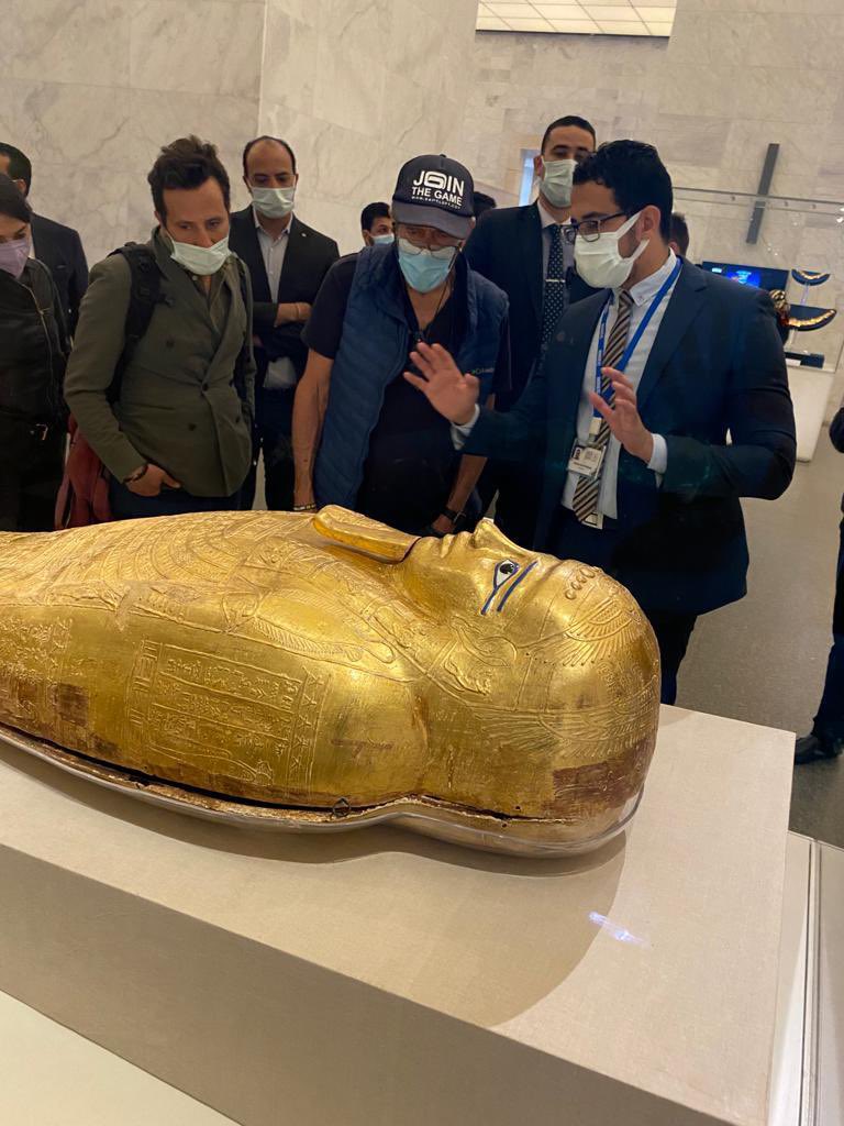 TourismandAntiq's tweet photo. المتحف القومي للحضارة المصرية يستقبل المنتج السينمائي الأمريكي ماريو قصار والرحالة حجاجوفيتش

The National Museum of Egyptian Civilization welcomes American film producer Mario Kassar and traveler Hajagović https://t.co/9XdqfxHNF8