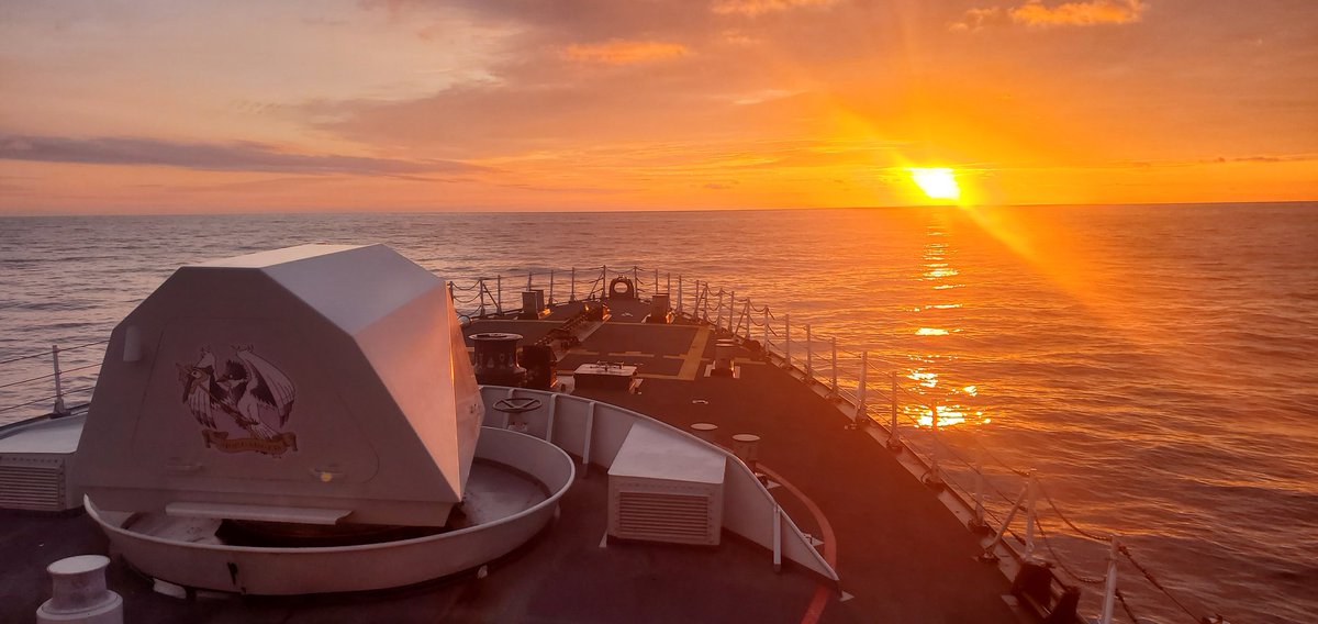 19Ezki73's tweet image. I don&apos;t often post on twitter but I just couldn&apos;t resist! Feels great being at sea once again! @RoyalCanNavy @RCN_MARLANT #HMCSHalifax