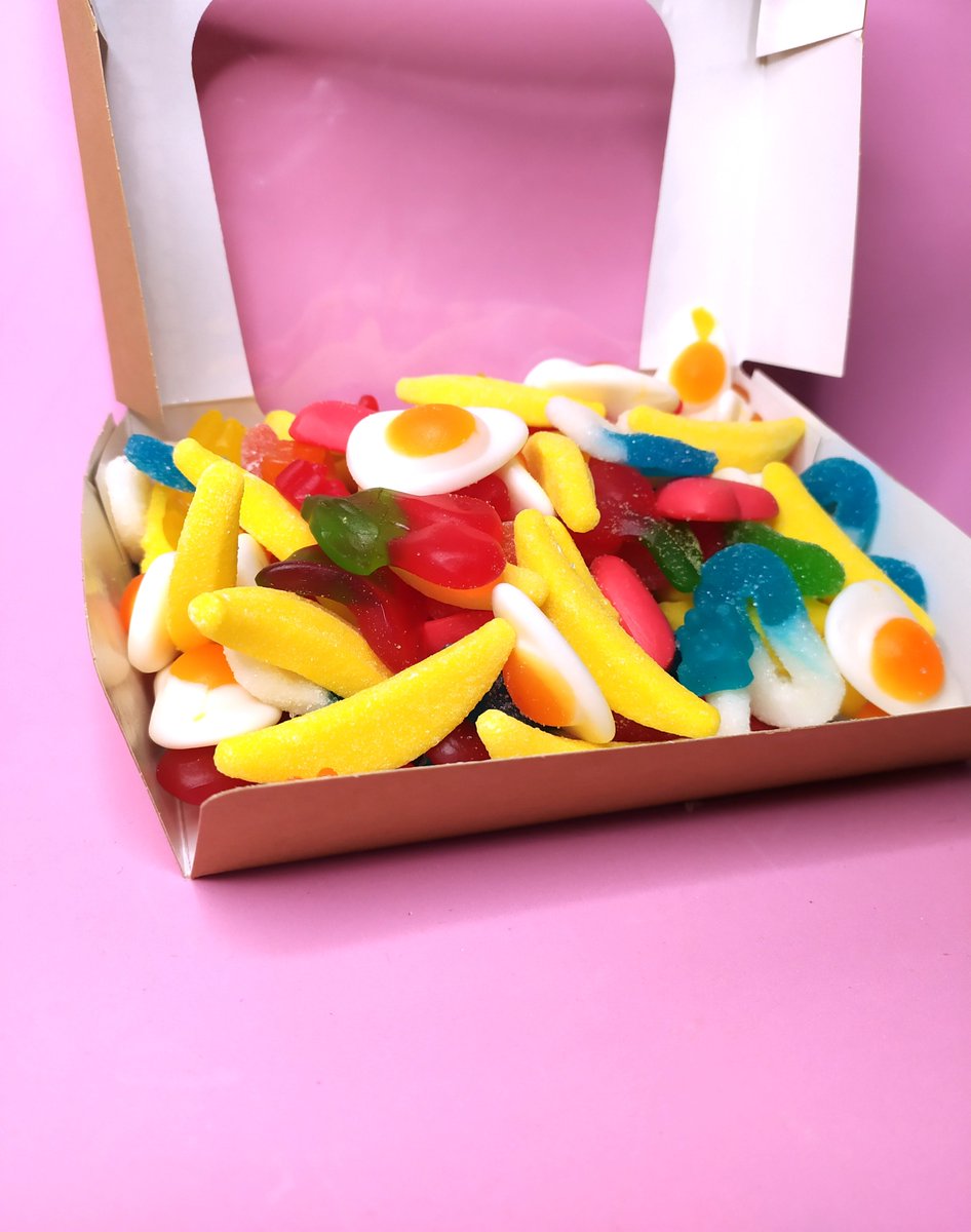 cesquiveganshop's tweet photo. Vuestras chuches veganas favoritas 🍭
Cajitas de chuches veganas Rebajada hasta el domingo 🌱💚
Además con un pequeño regalo en los próximos pedidos 🥰 https://t.co/qHvdHZaJYU