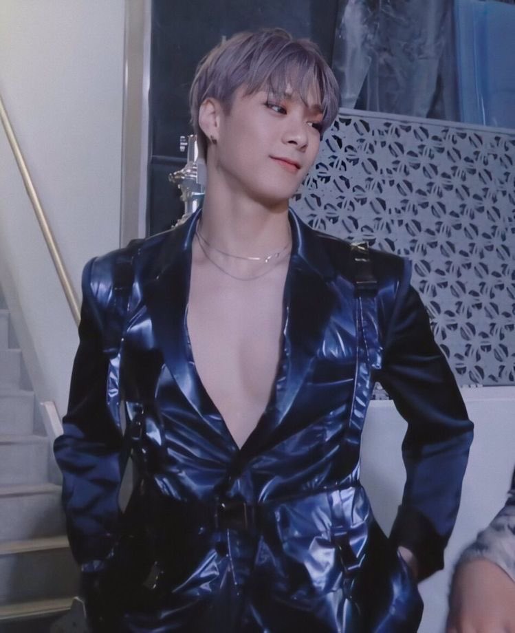 moonbingallery's tweet photo. sorry for the inactivity here's moonbin's boobs for the day 👍 https://t.co/Z3mNzkPaue
