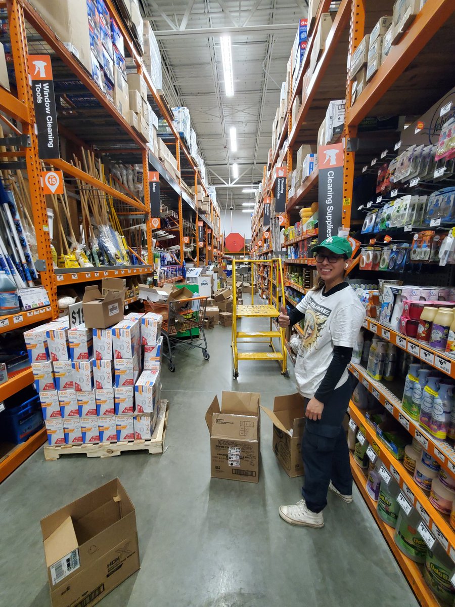 KaylaChriste28's tweet photo. Nothing like walking into your store at 5 am to see this. Awesome job Ray power packing down one of our top 25 classes. What a difference you made, thank you! 
@Amanda_TomasTHD 
@Longwell2M 
@NancyHenryTHD https://t.co/gwg61LIfDh