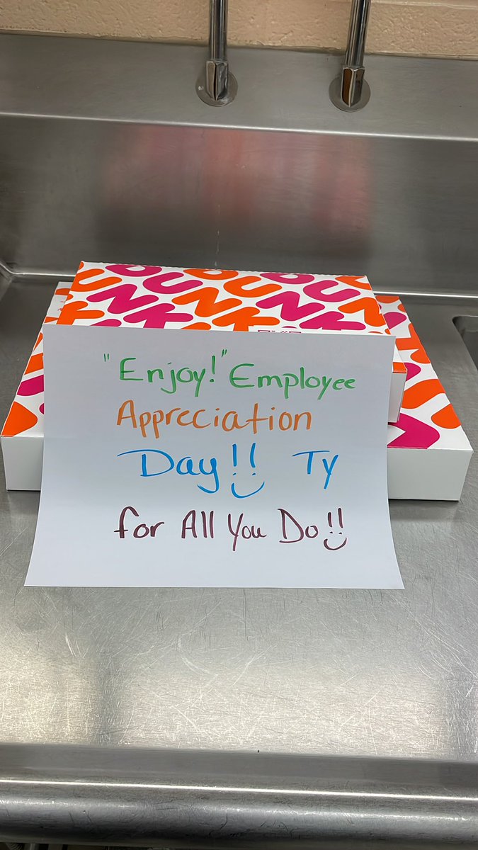 CafeteriaFall's tweet image. Employee Appreciation Day! FCE kitchen staff will enjoy a little extra treat today! Thank you for all you do for me to make a great kitchen!