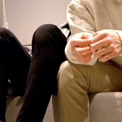 มันแนบชิดแอบอิงกันปานนี้เชียวรึ