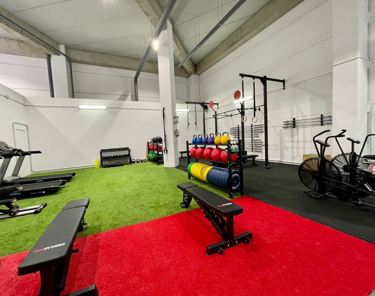 FMalacitano's tweet photo. NEWS‼️

🟢 Presenramos nuevo miembro de nuestra familia deportiva @RACE_gym 🏋🏻‍♂️

🟣 Excelencia en el entrenamiento, tu centro de referencia en Málaga de salud y deporte. Más de 300m2 de zonas exteriores y 200m2 en interior para grupos reducidos o entrenamientos personalizados.🔝 https://t.co/WH6t1Ksg5B