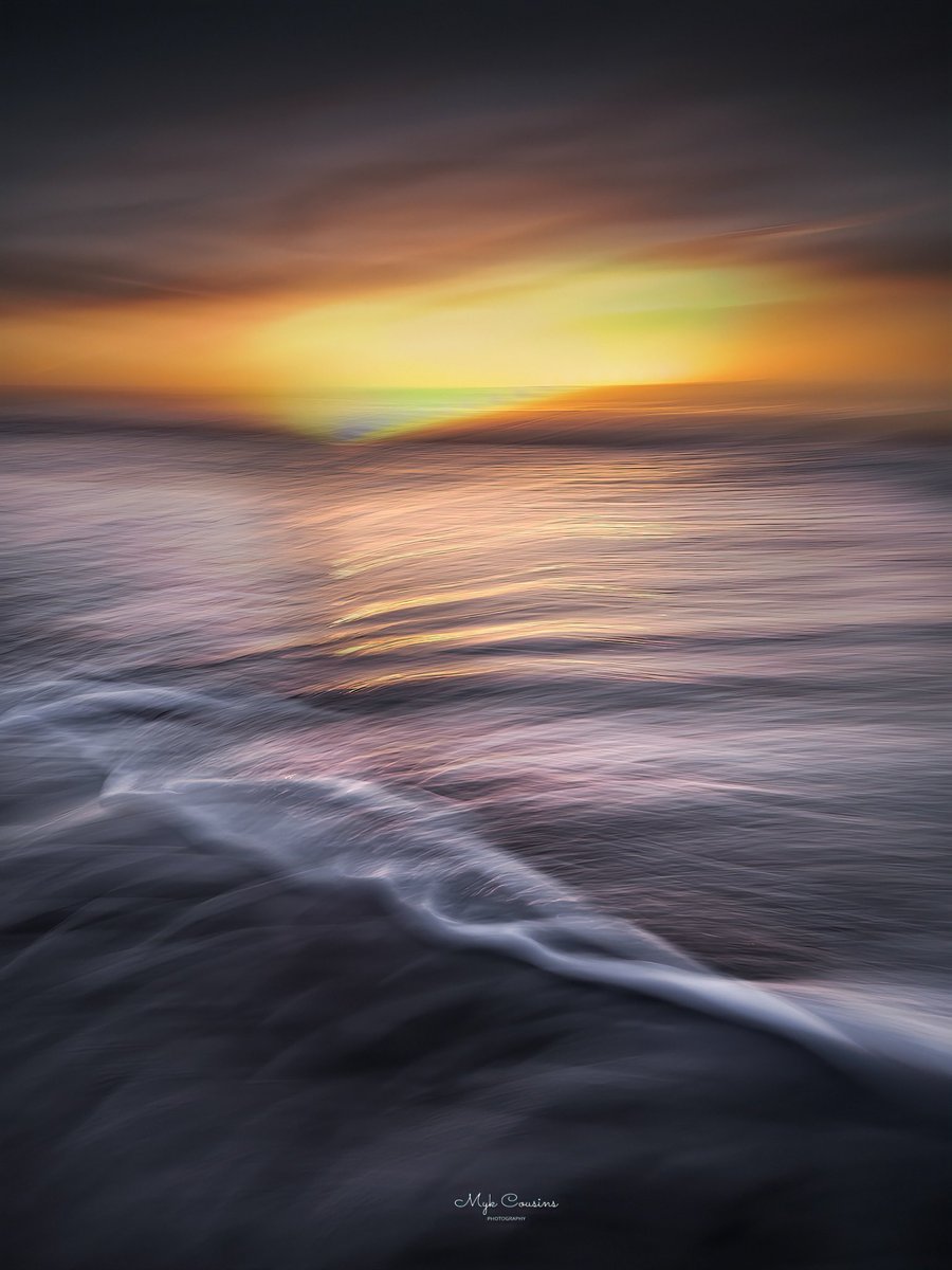 Eyes to the south. Hands in bosoms, bodies in the fire.

Michel de Nostradame.

#PrayingForUkraine 
#artphotography #NFTCommunity