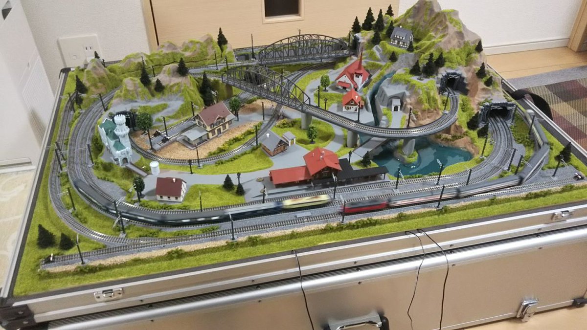 Baden谷九のメンバー たまぐまさんは、特注のアルミトランクに、NOCHの